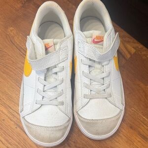 Nike Kids White and Yellow Sneakers